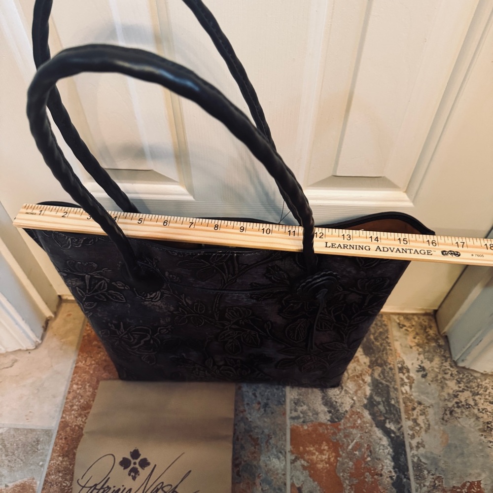 NWT! Elegant Patricia Nash Eastleigh Blackw/Silver Leaf Embossed Leather Tote! - Picture 12 of 15